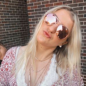 Meet your Posher, Anna